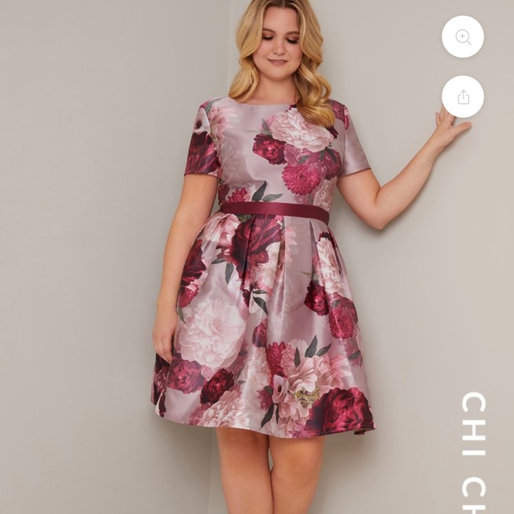 Plus size short sleeved floral print dress in pink